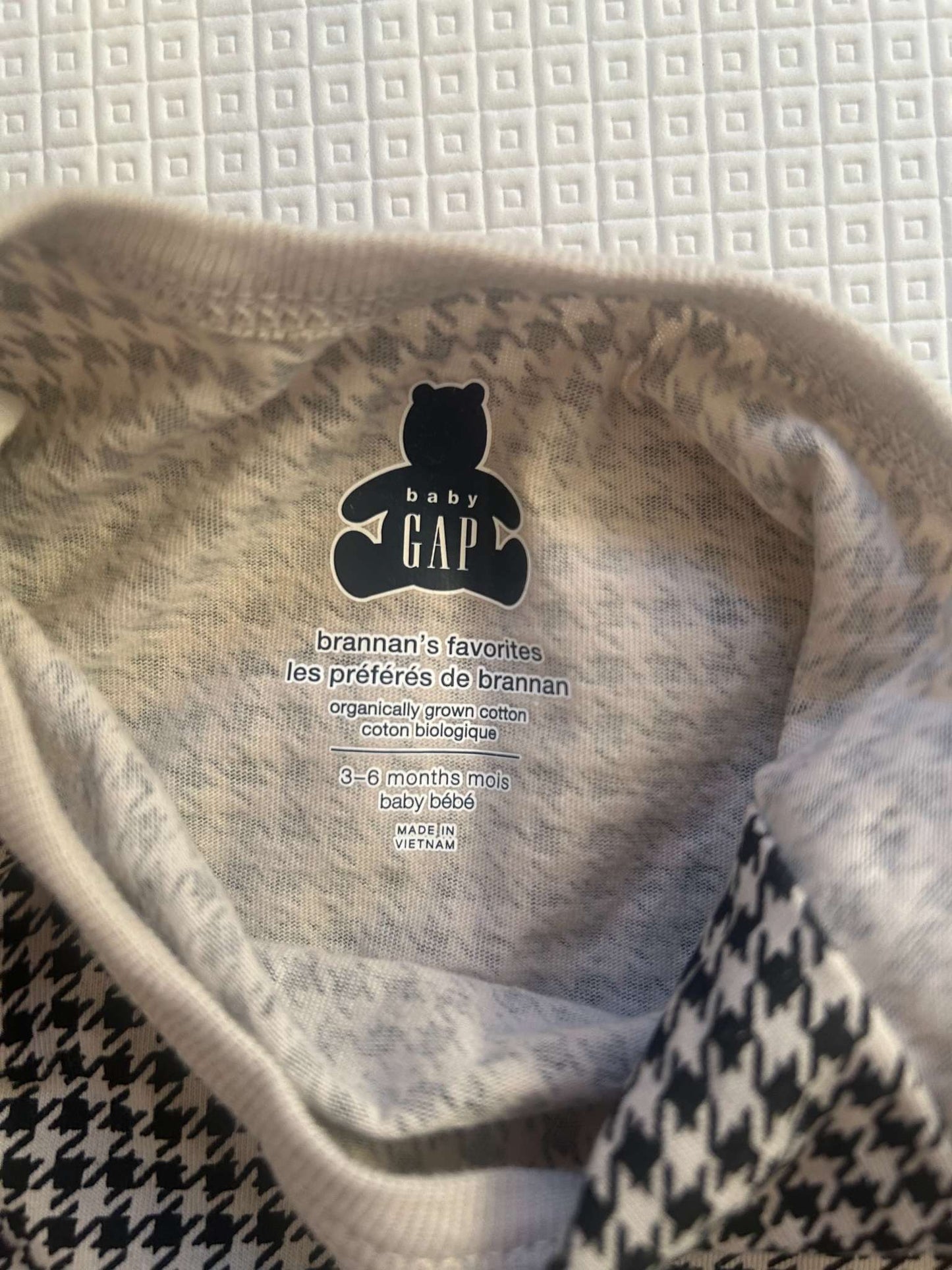 Baby Gap babysuit, Kids 6 Month (3-6M)