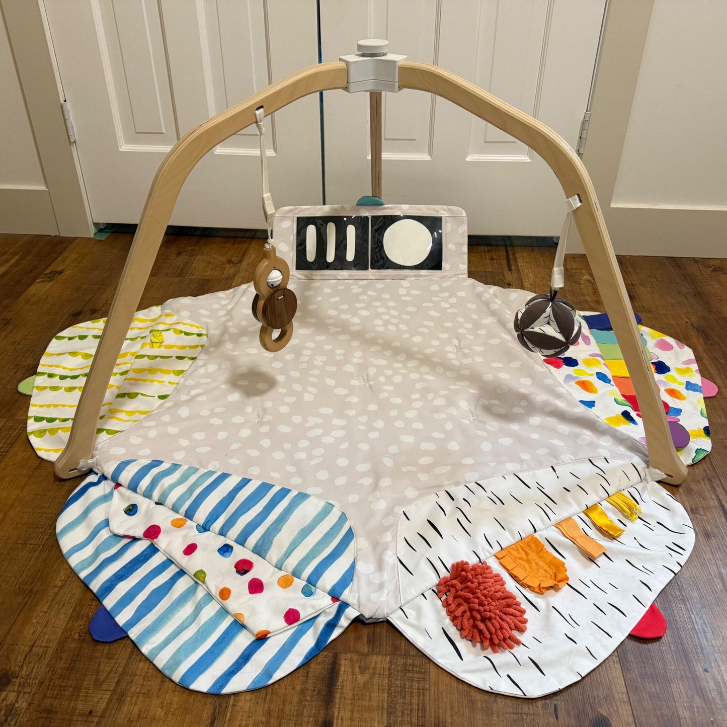 Lovevery Play Gym