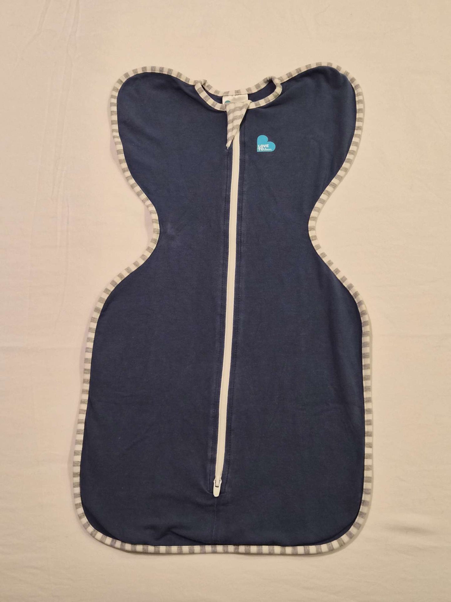 Navy Small Love to Dream Swaddle, 0-6 Months (Small)