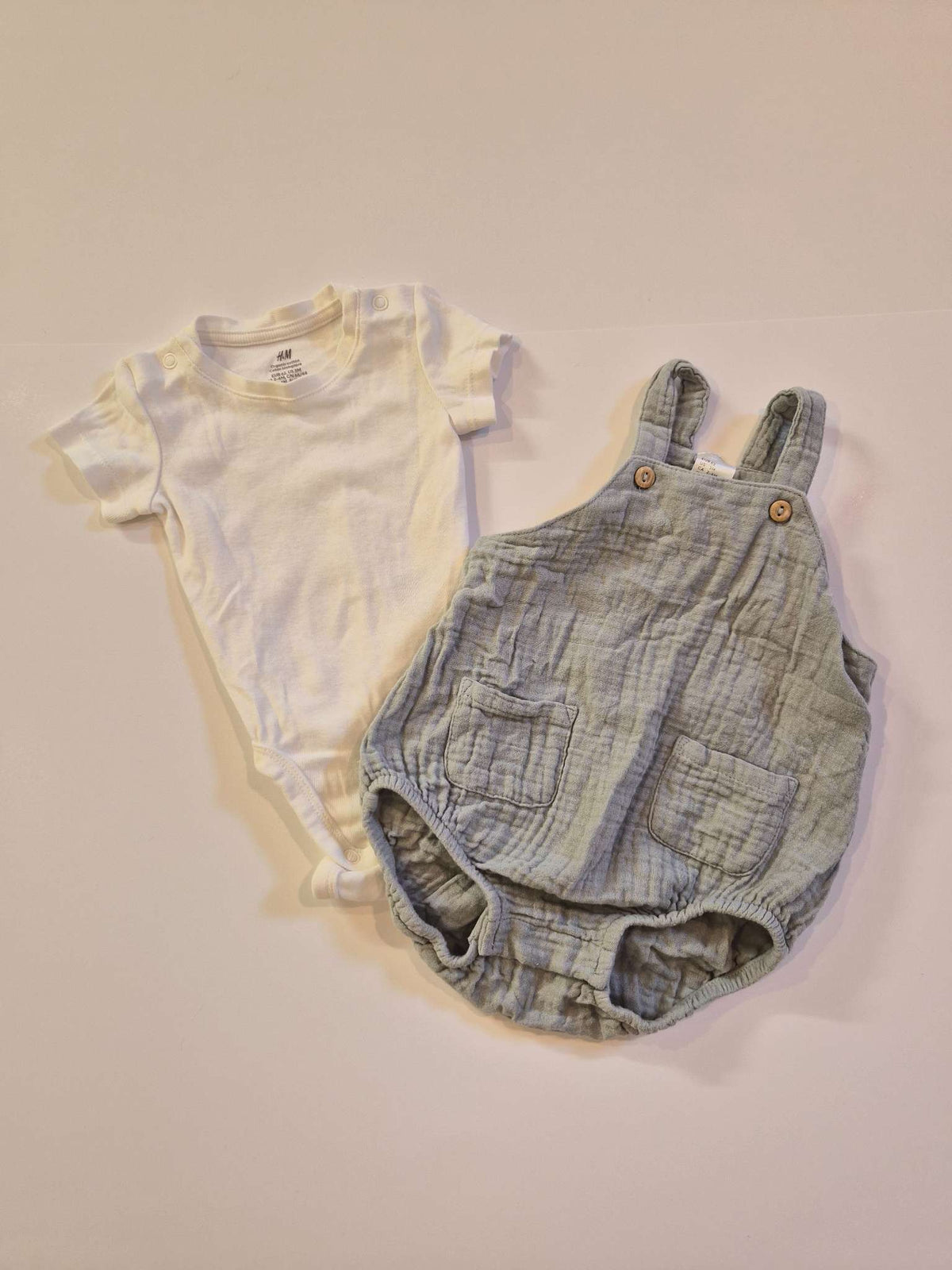 2-4M Light dusty blue 2-piece set romper and body suit, Kids 6 Month (3-6M)