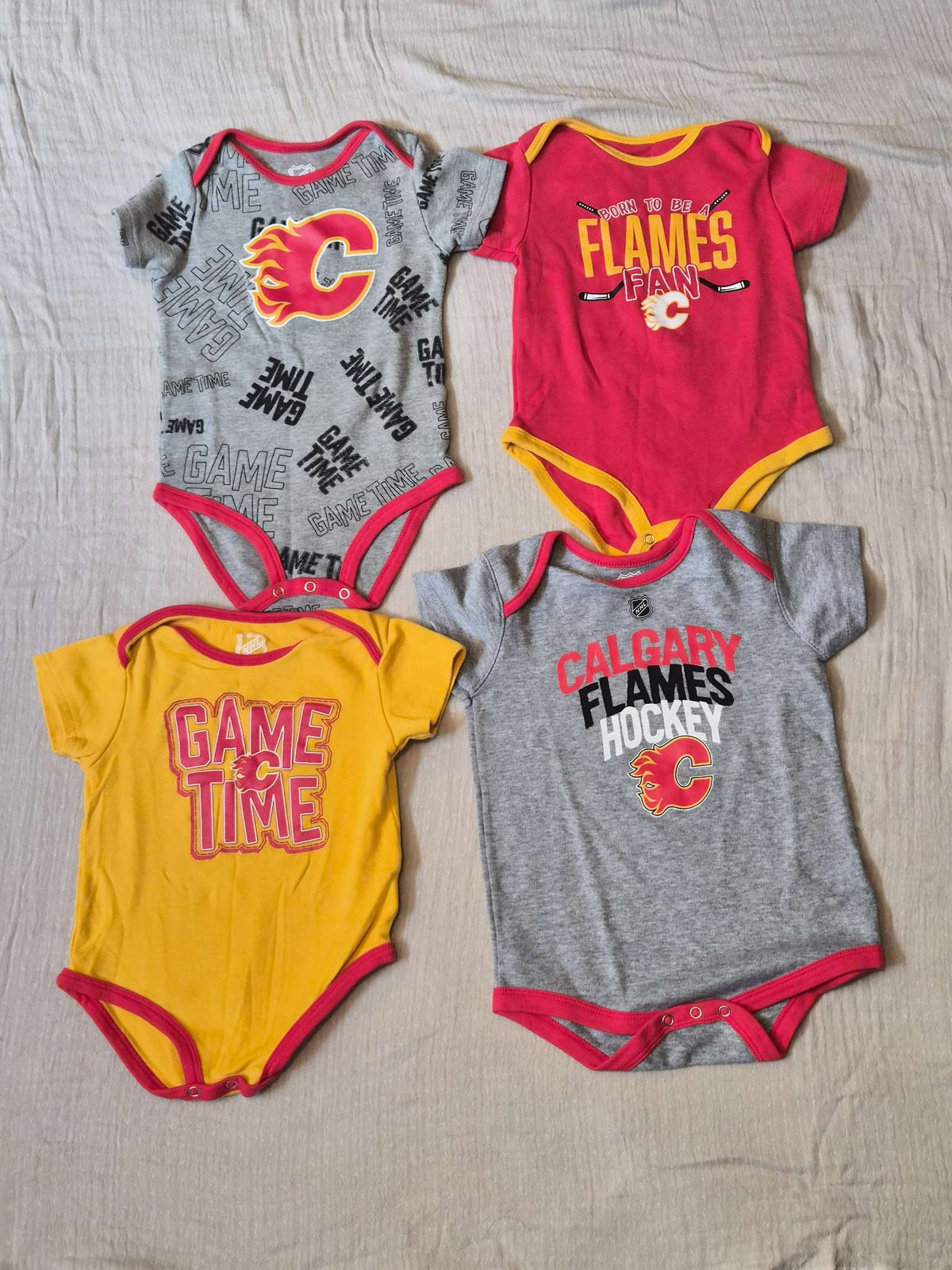 24M Calgary Flames NHL Baby Onesies 4-Pack Bundle, Kids 24 Month (18-24M)