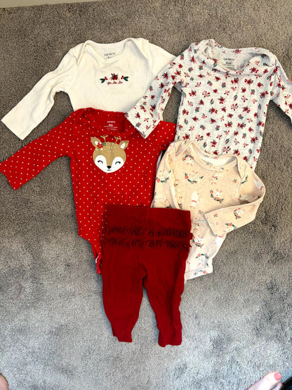 Christmas outfit bundle - 4 onesie, 1 legging (6 months), Kids 6 Month (3-6M)