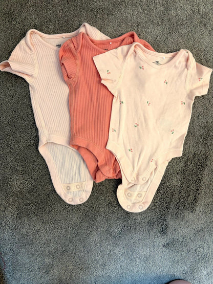 3 pack M&S onesie set (0-3 months), Kids 3 Month (0-3M)