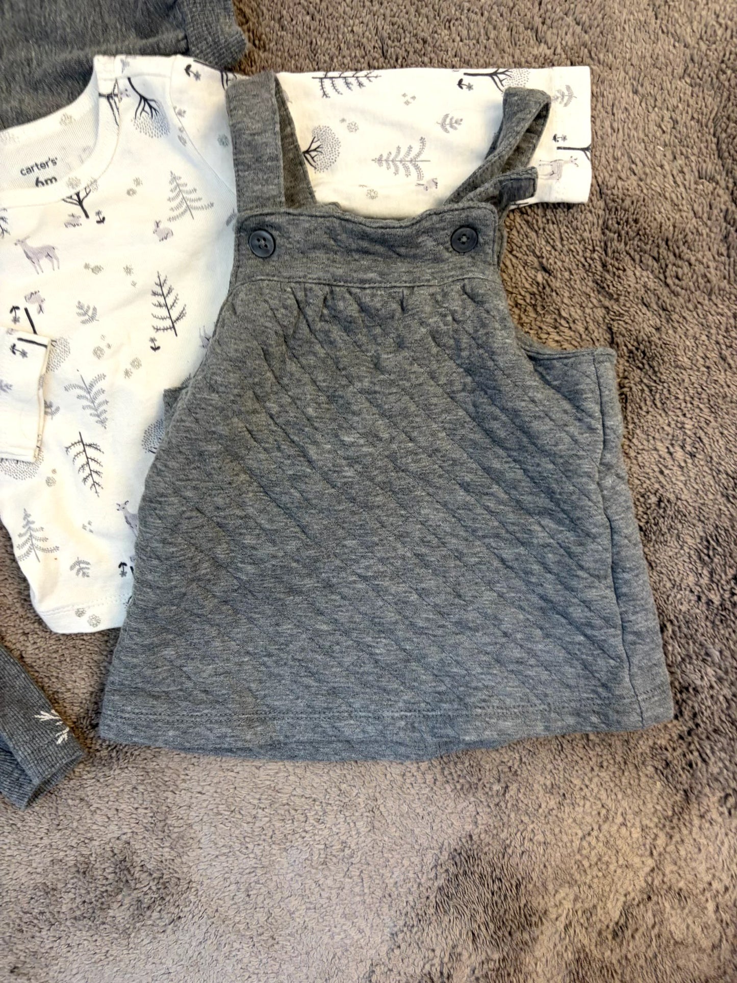 Winter Carter's clothing bundle (grey snowflake and woodland motif, 6 months), Kids 6 Month (3-6M)