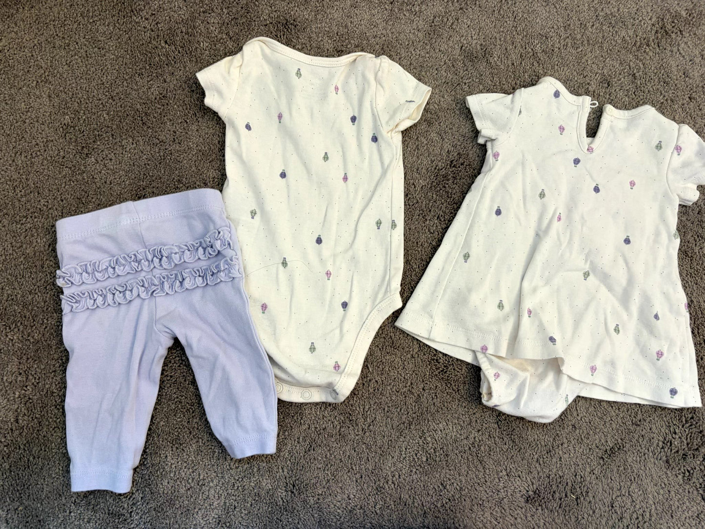 Carter's 0-3m balloon bundle , Kids 3 Month (0-3M)