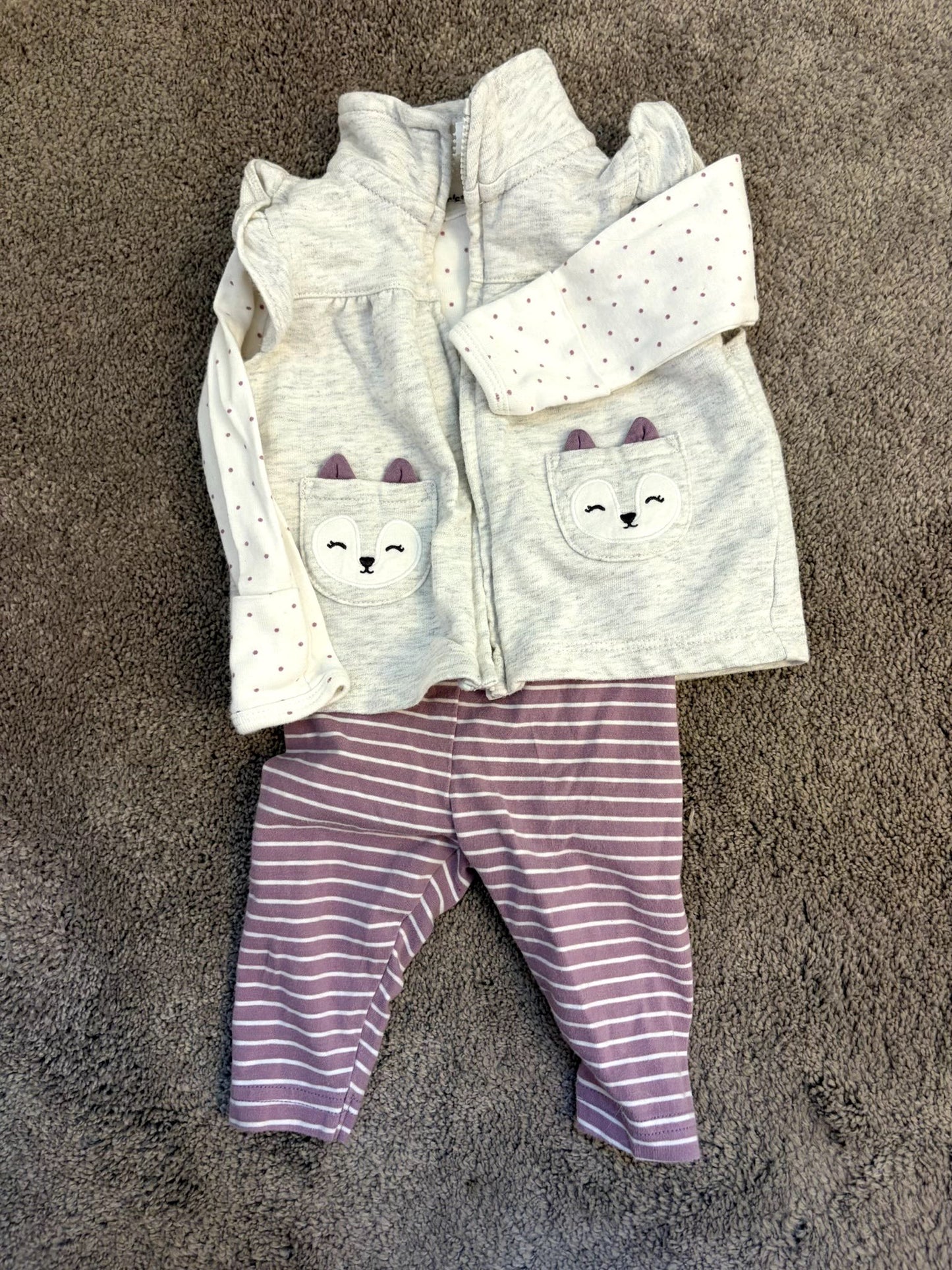 Carter's outfit set -- vest, onesie and pants - fox themed 0-3 month, Kids 3 Month (0-3M)