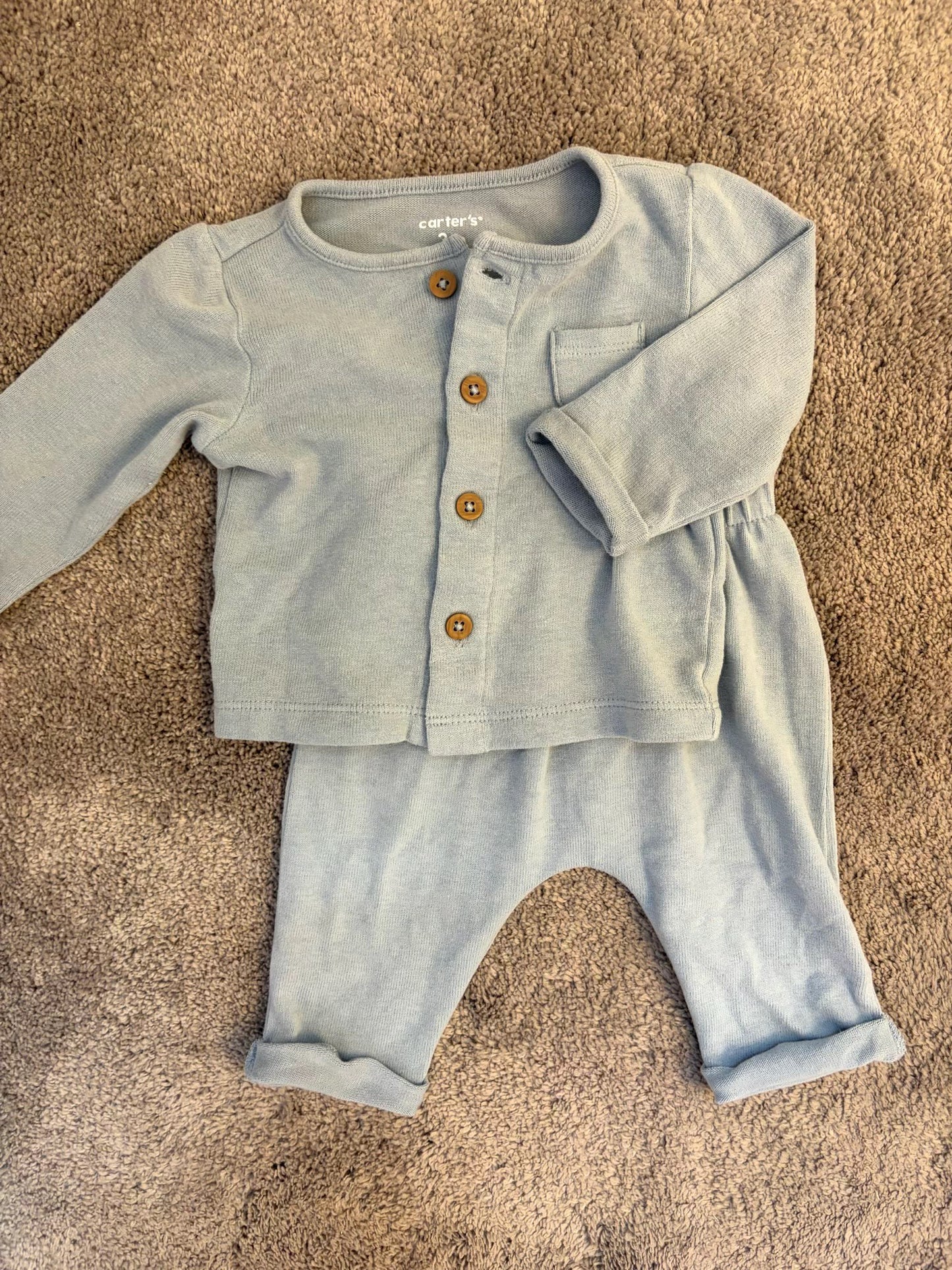 Carter's 0-3 month cardigan sweater and pants set *extremely soft*, Kids 3 Month (0-3M)