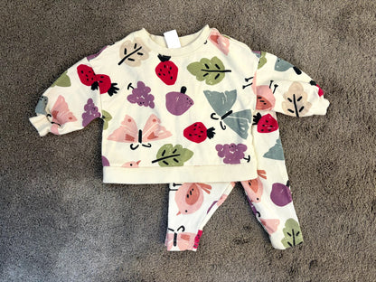 Carter's Sweatshirt and leggings matching set (6 month), Kids 6 Month (3-6M)