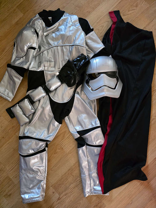 Star Wars Captain Phasma costume sz 5/6, Kids 5/5T
