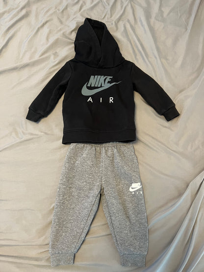 Nike air tracksuit , Kids 12 Month (9-12M)