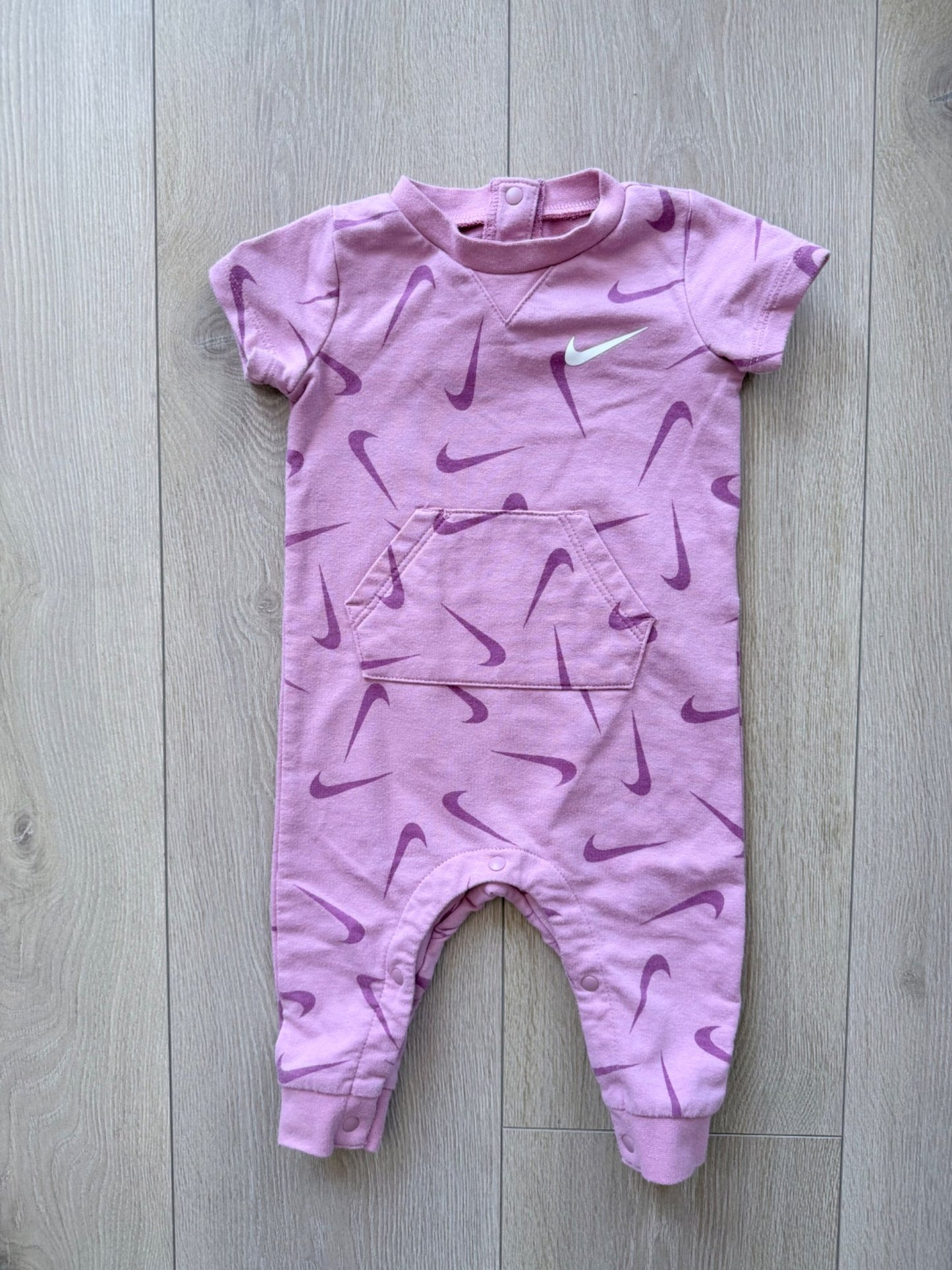 Nike Short Sleeve Onesie , Kids 6 Month (3-6M)
