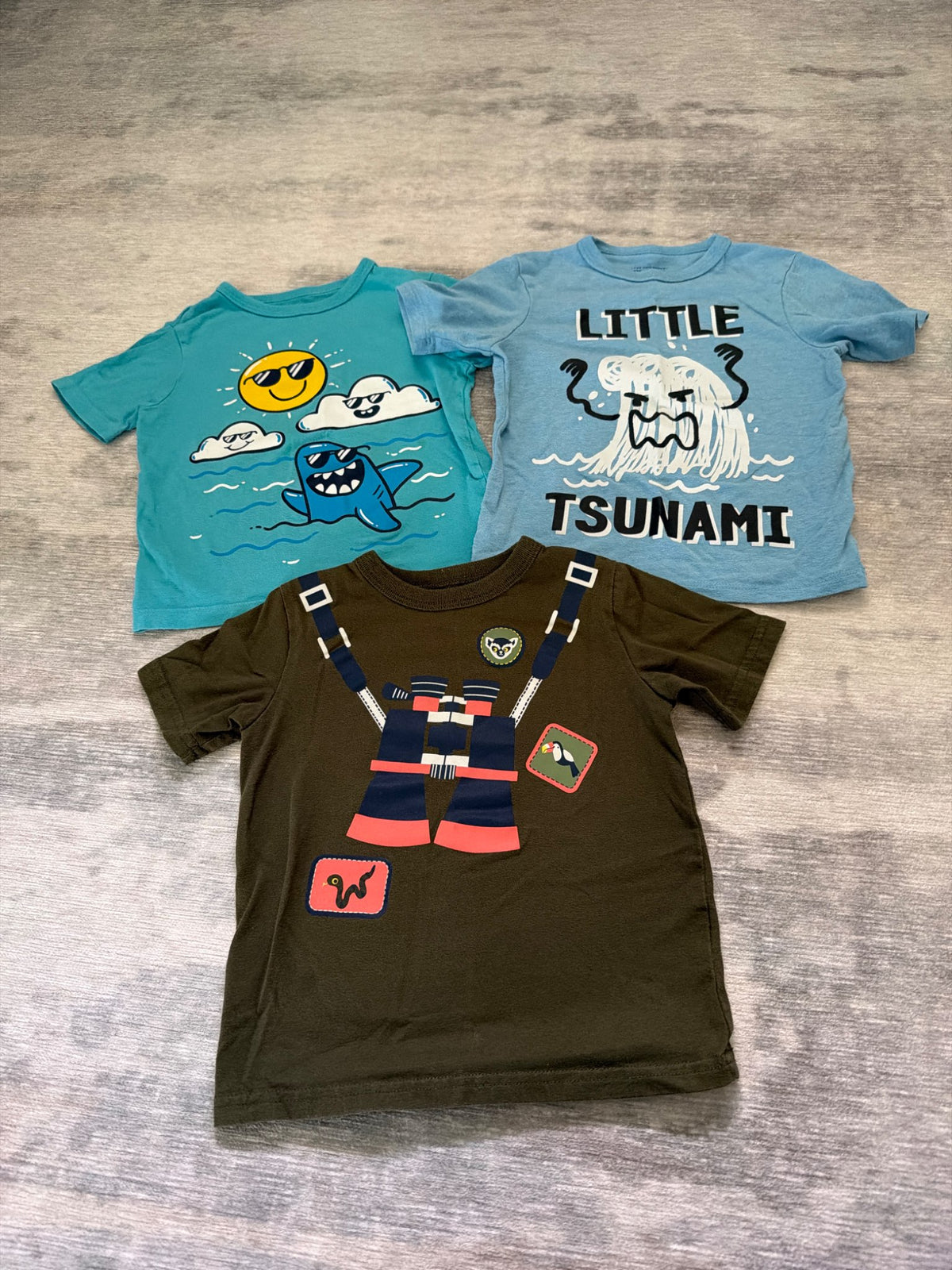 Graphic tees , Kids 2T