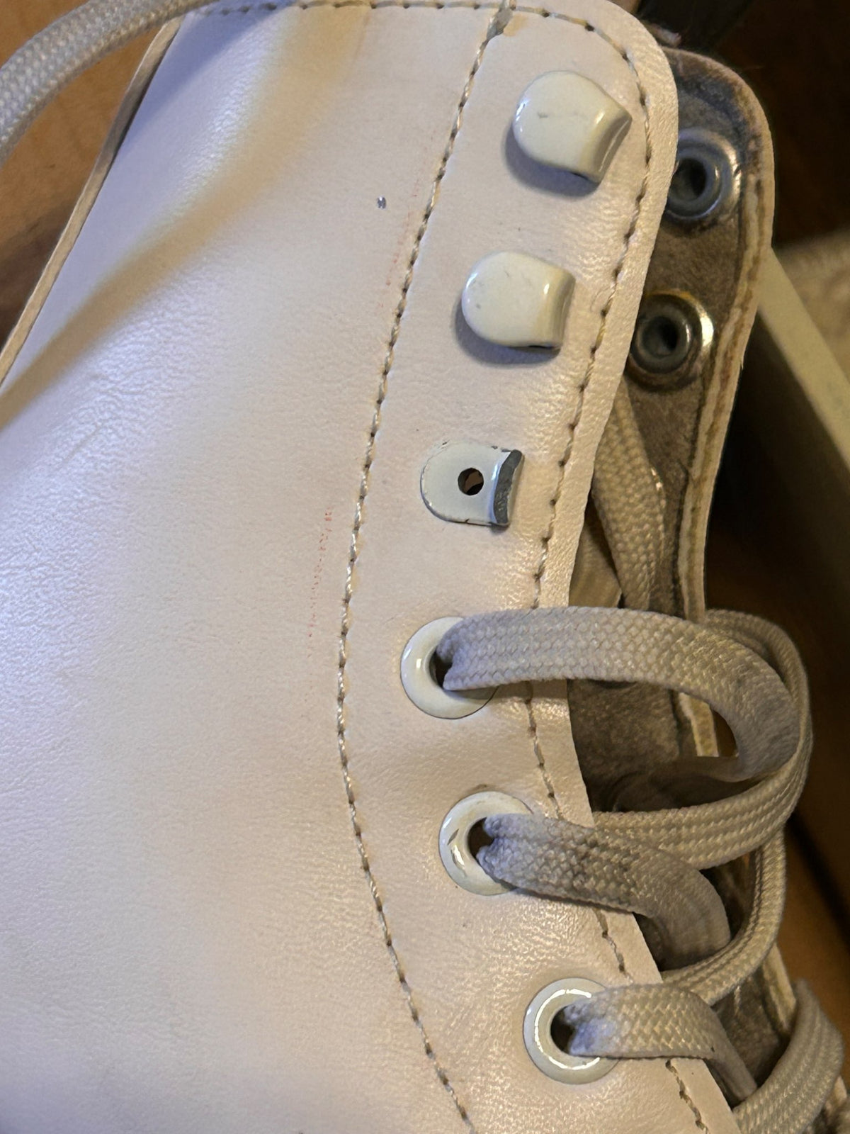White skates Y9, Shoes 9 (Toddler:2-4yr)