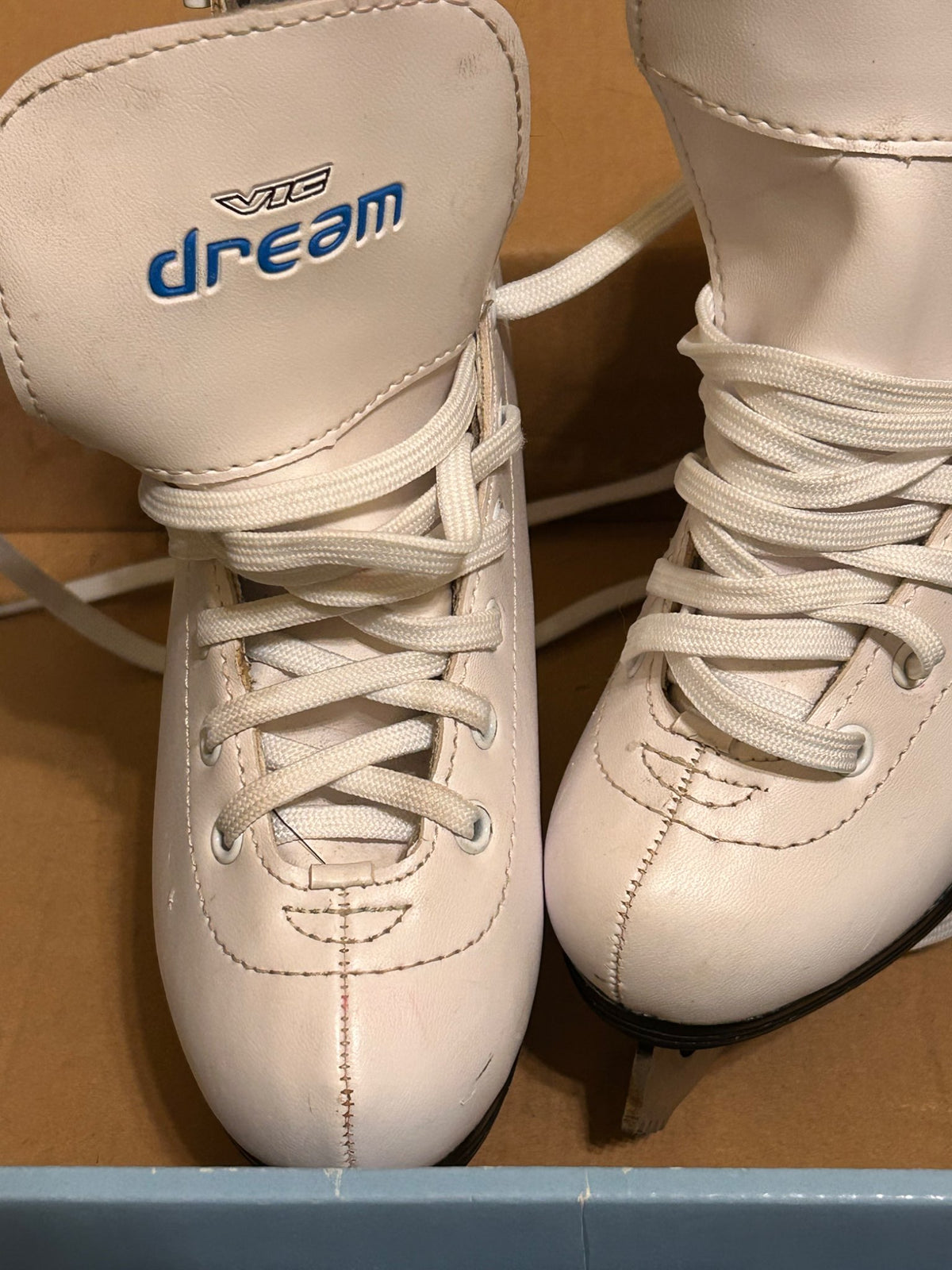 White figure skates Y13, Shoes 13 (Kids:4-8yr)