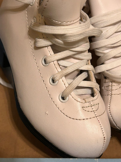 White figure skates Y13, Shoes 13 (Kids:4-8yr)