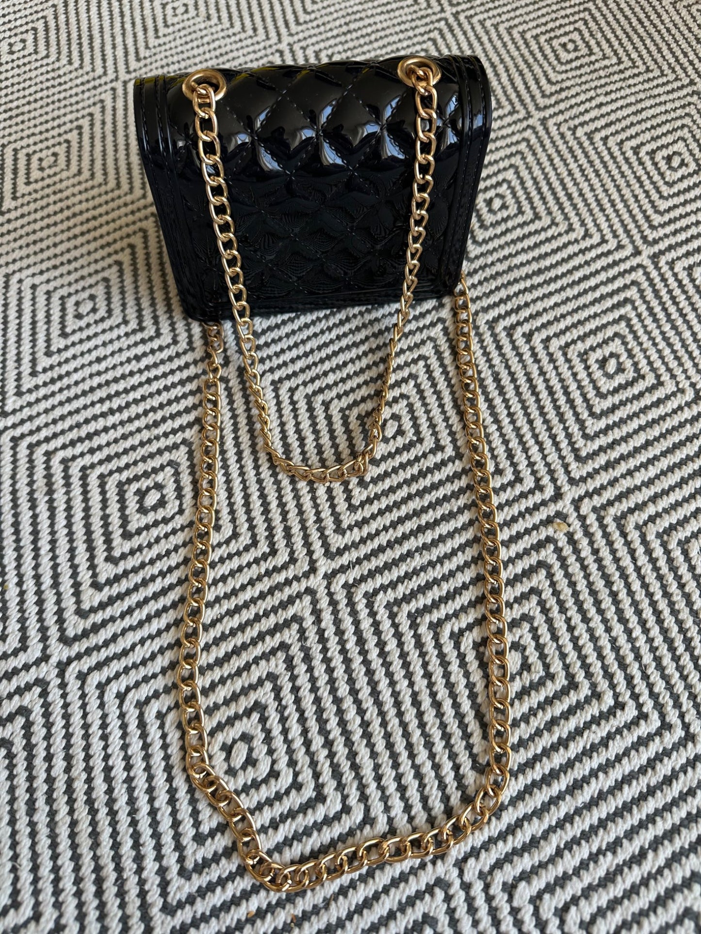F21 - Black quilted leather pu shiny mini purse