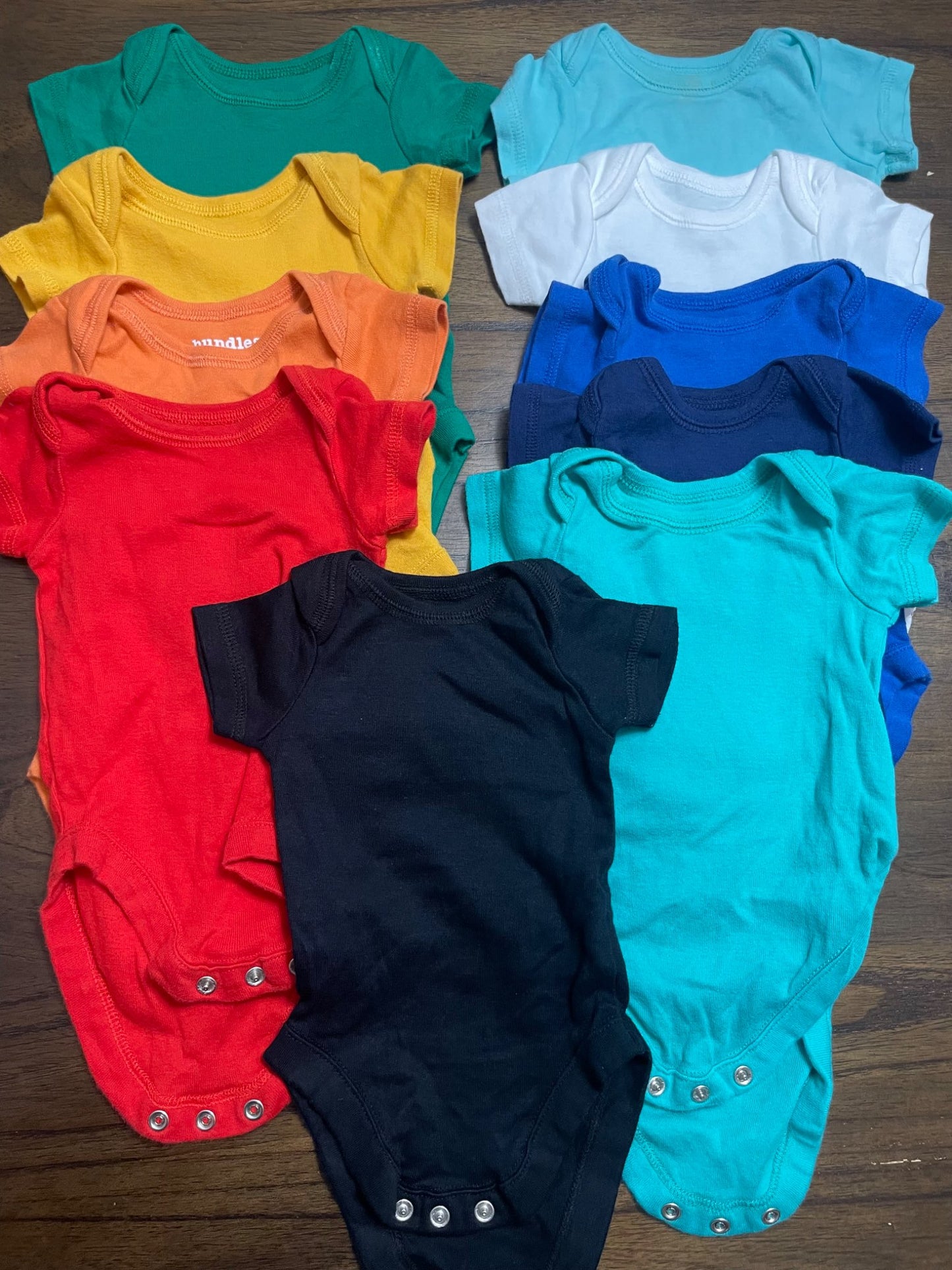 10 Single Colour Onsies - Newborn
