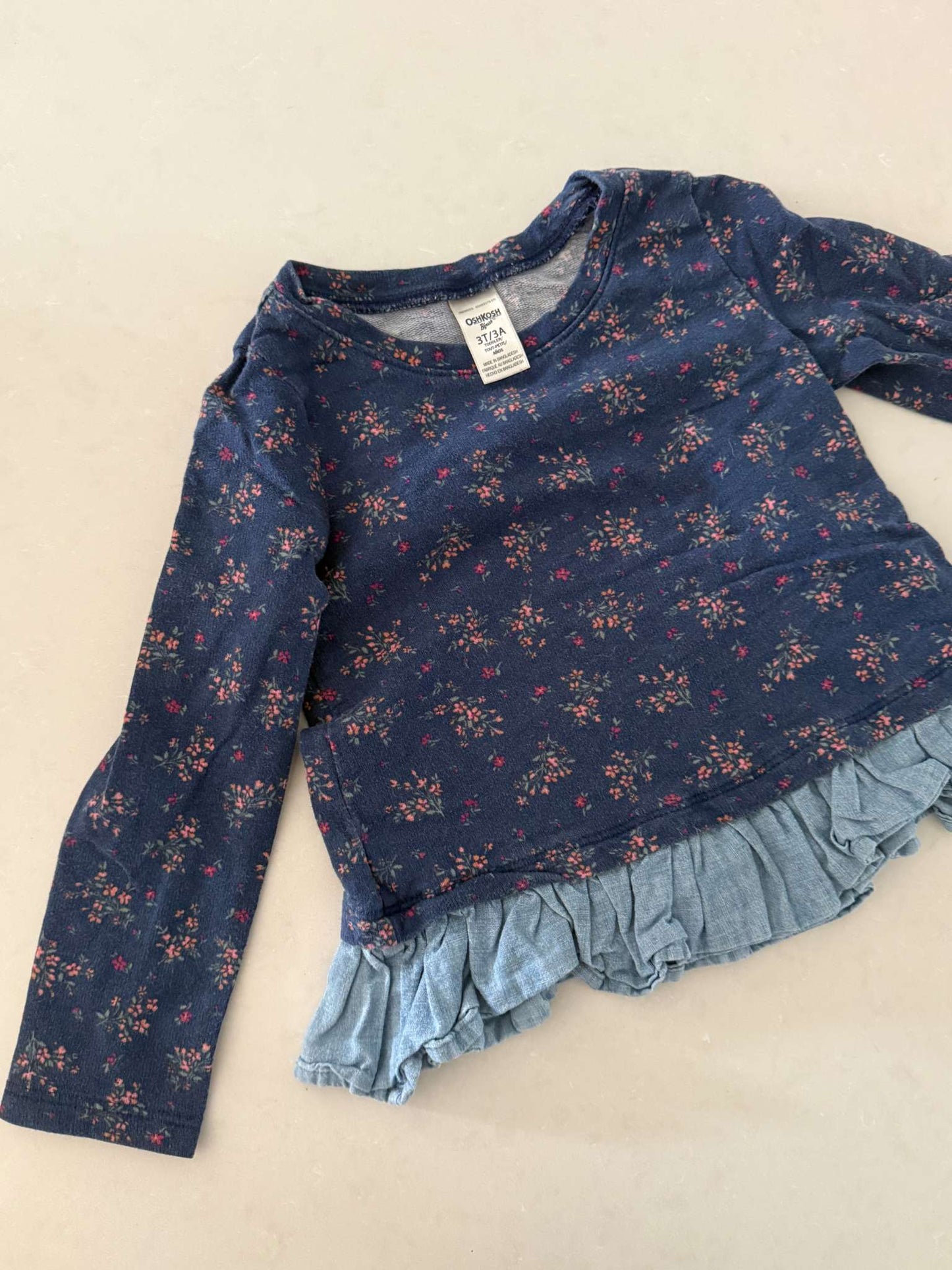 Oshkosh Sweatshirt, Kids 3T