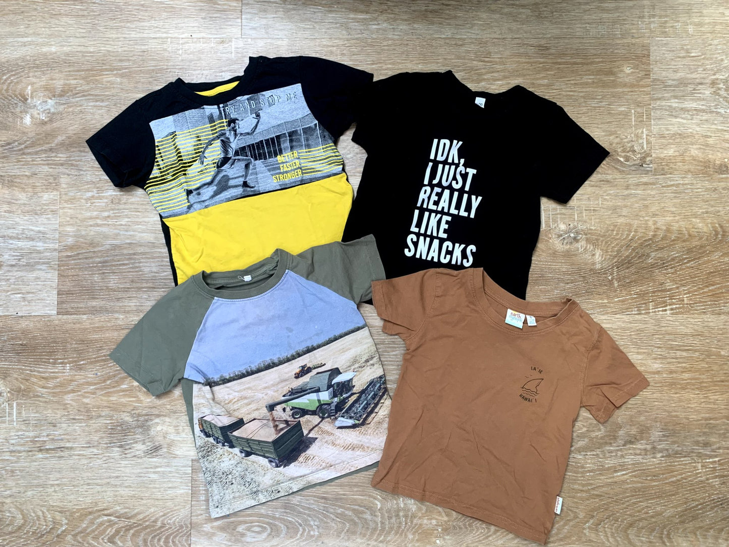 BUNDLE:  4 t-shirts - size 4, Kids 4/4T
