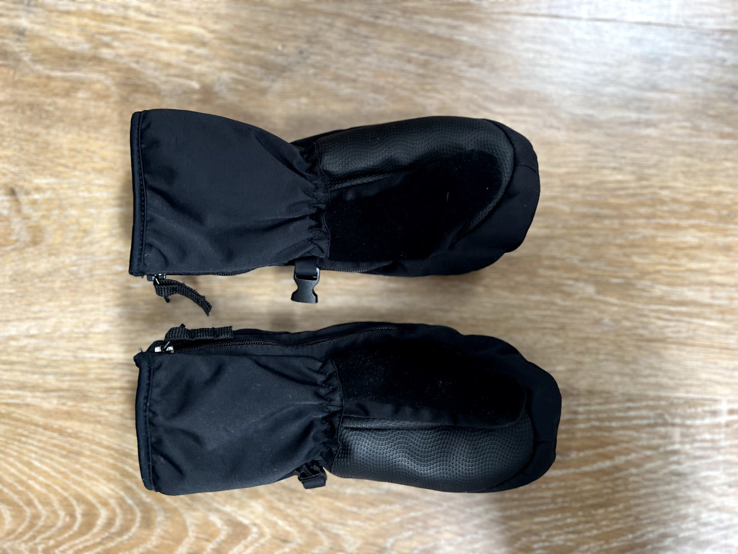 Black winter mittens - size SMALL