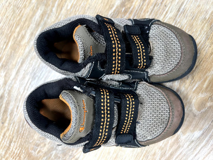 Brown and Orange kids - size 9.5, Shoes 9.5 (Toddler:2-4yr)