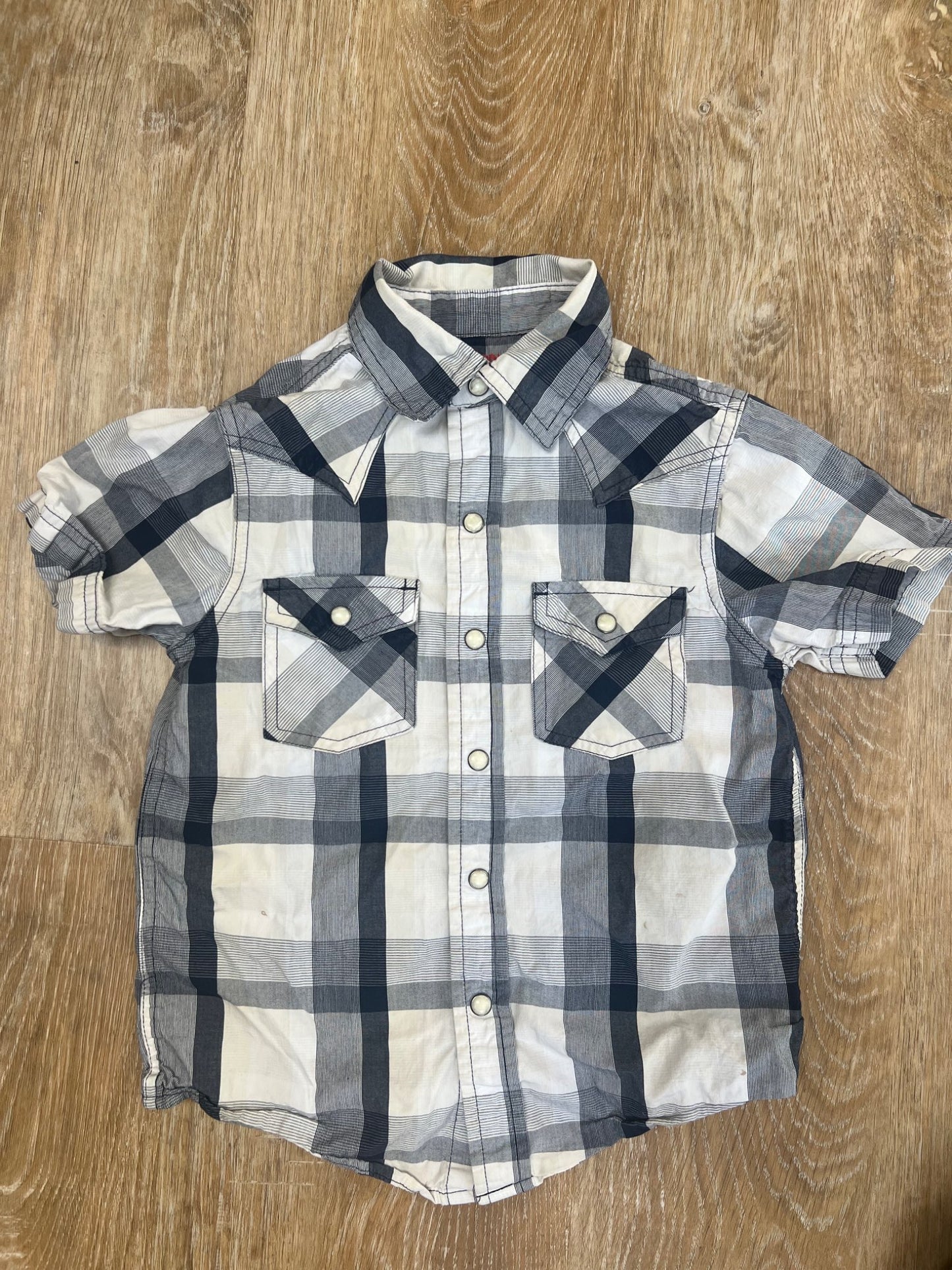 Short Sleeve Plaid button up shirt- size 4/5, Kids 4/4T