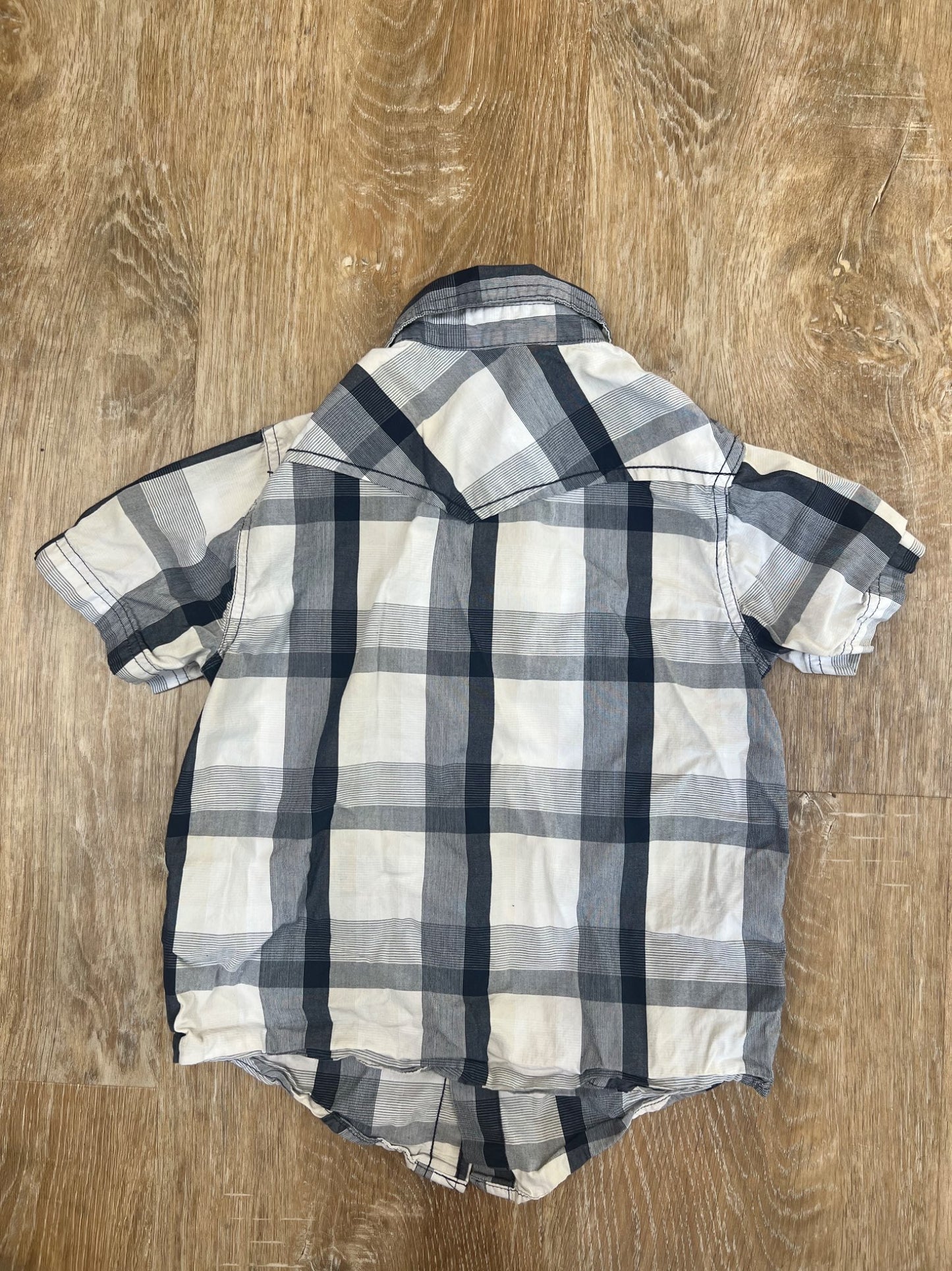 Short Sleeve Plaid button up shirt- size 4/5, Kids 4/4T