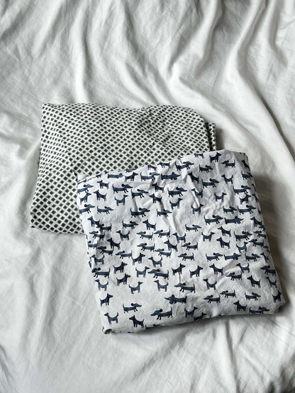 Pottery Barn Organic Kids Crib Sheets – 2-Pack – Navy/White - Dog and Geometric