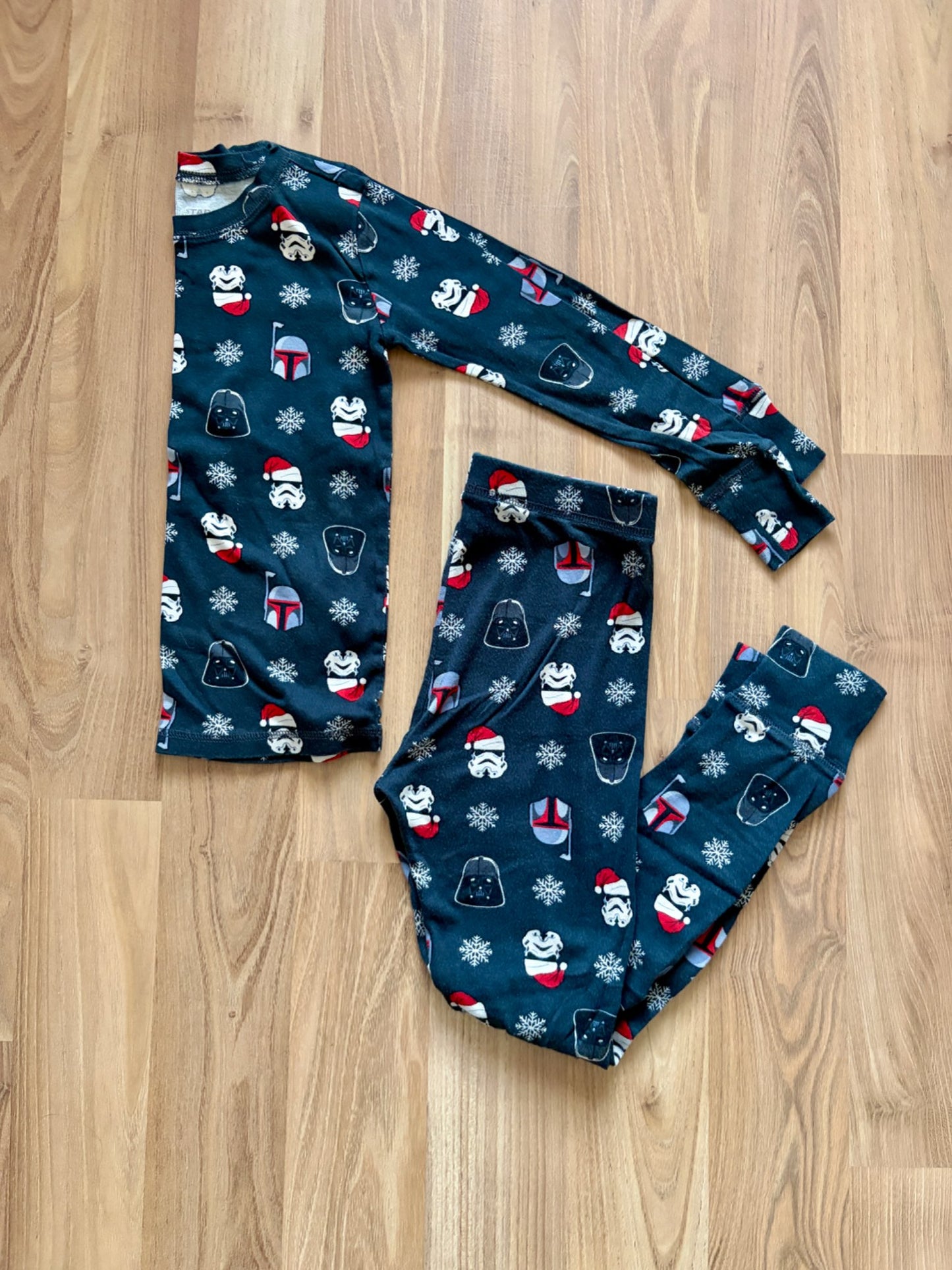 Star Wars Organic cotton pjs. Size 8, Kids 8