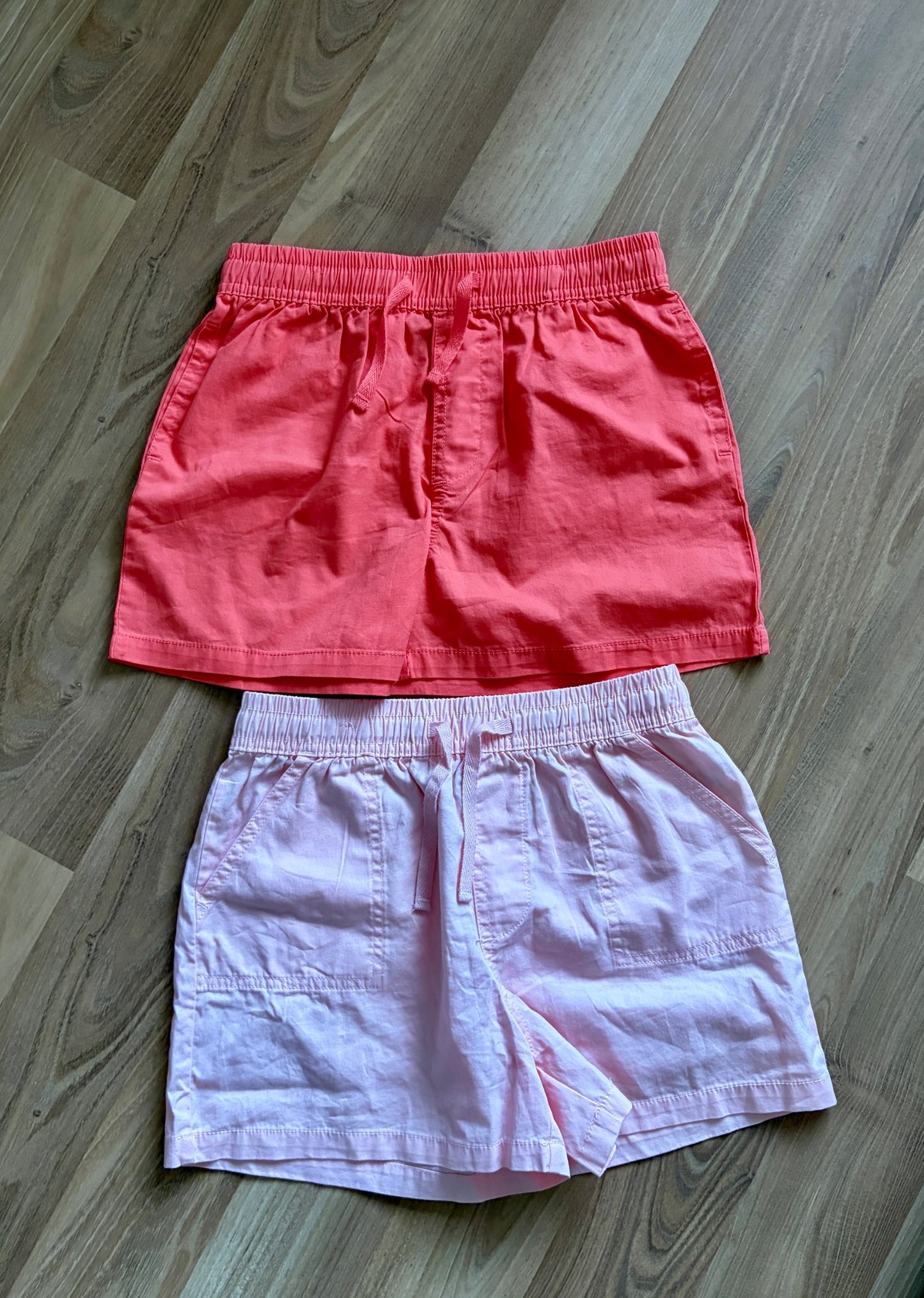 (2) Gap kids cotton shorts size 7/8, Kids 7