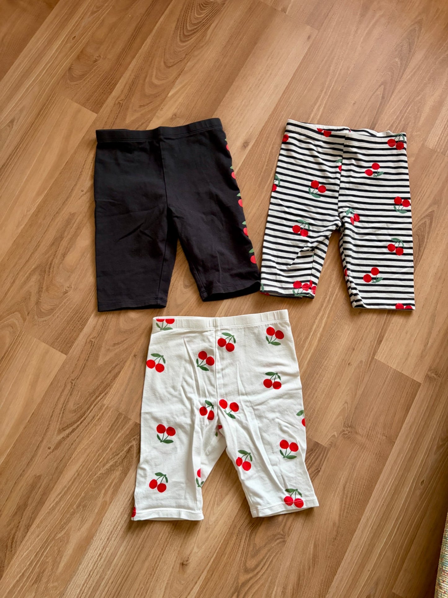 (3) bike shorts size 7/8, Kids 7