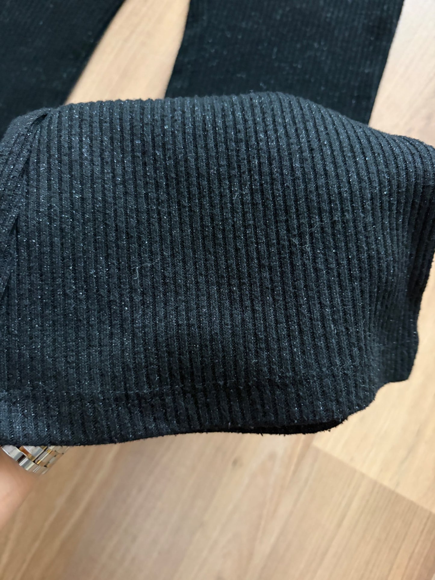 Black pants with gold sparkles size 7/8, Kids 7