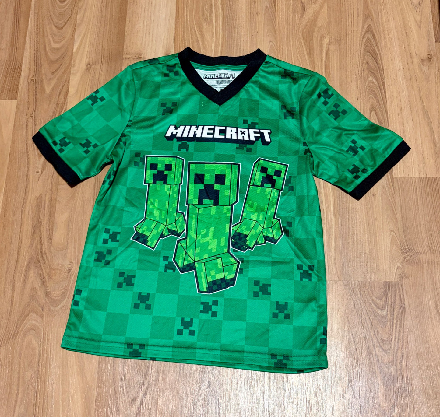 Minecraft short sleeve light jersey size 7/8, Kids 7