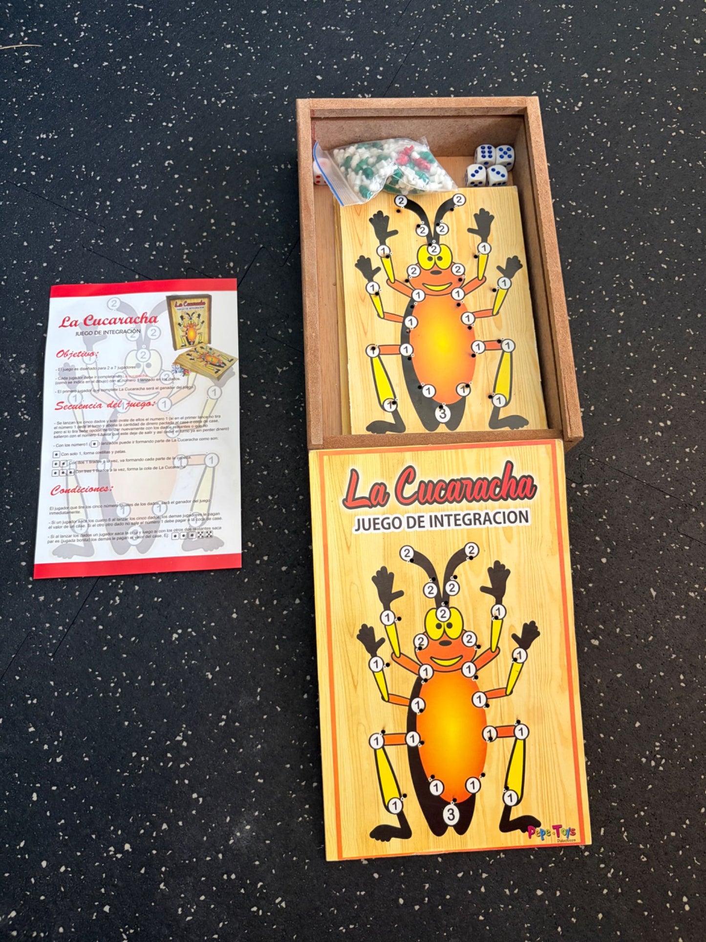 La Cucaracha Game (Spanish edition)