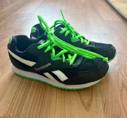 Reebok sneakers size 1K, Shoes 1 (Kids:4-8yr)