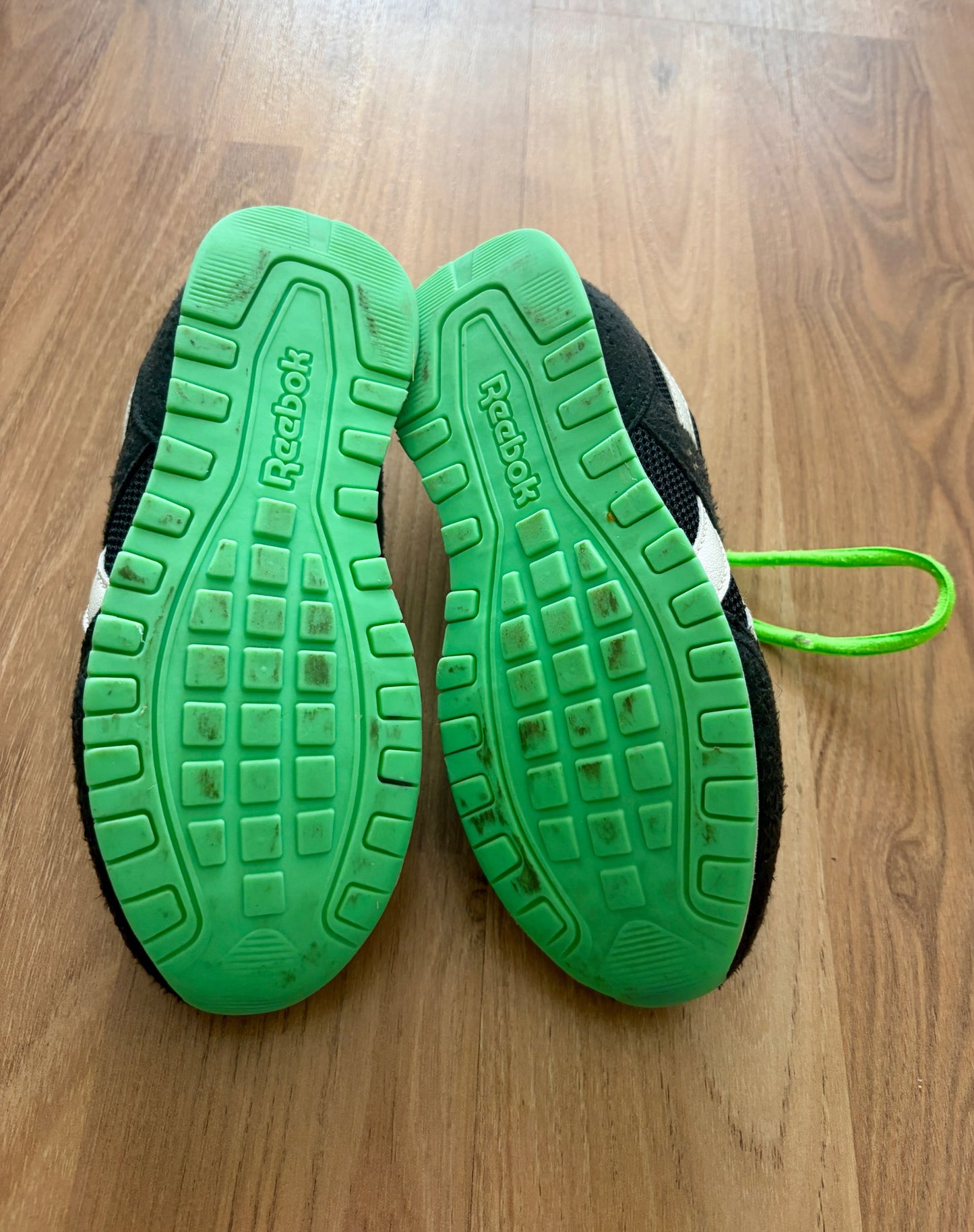Reebok sneakers size 1K, Shoes 1 (Kids:4-8yr)