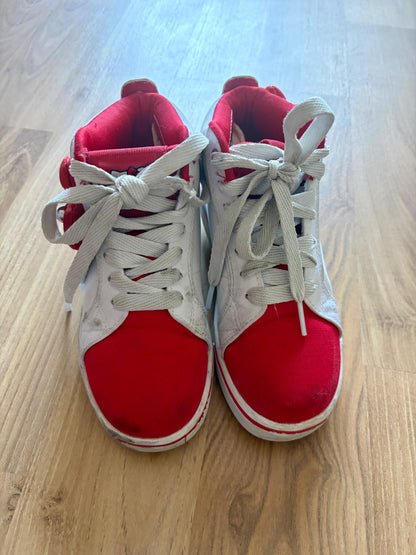 Size 1 Hello Kitty Heelys , Shoes 1 (Kids:4-8yr)