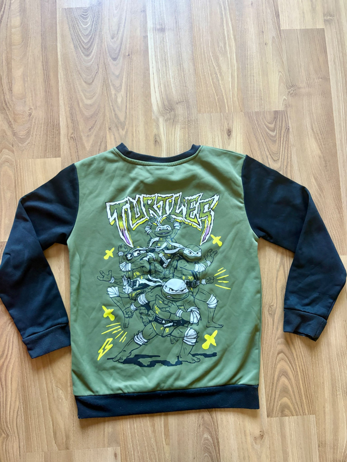 Ninja turtles sweatshirt , Kids 7