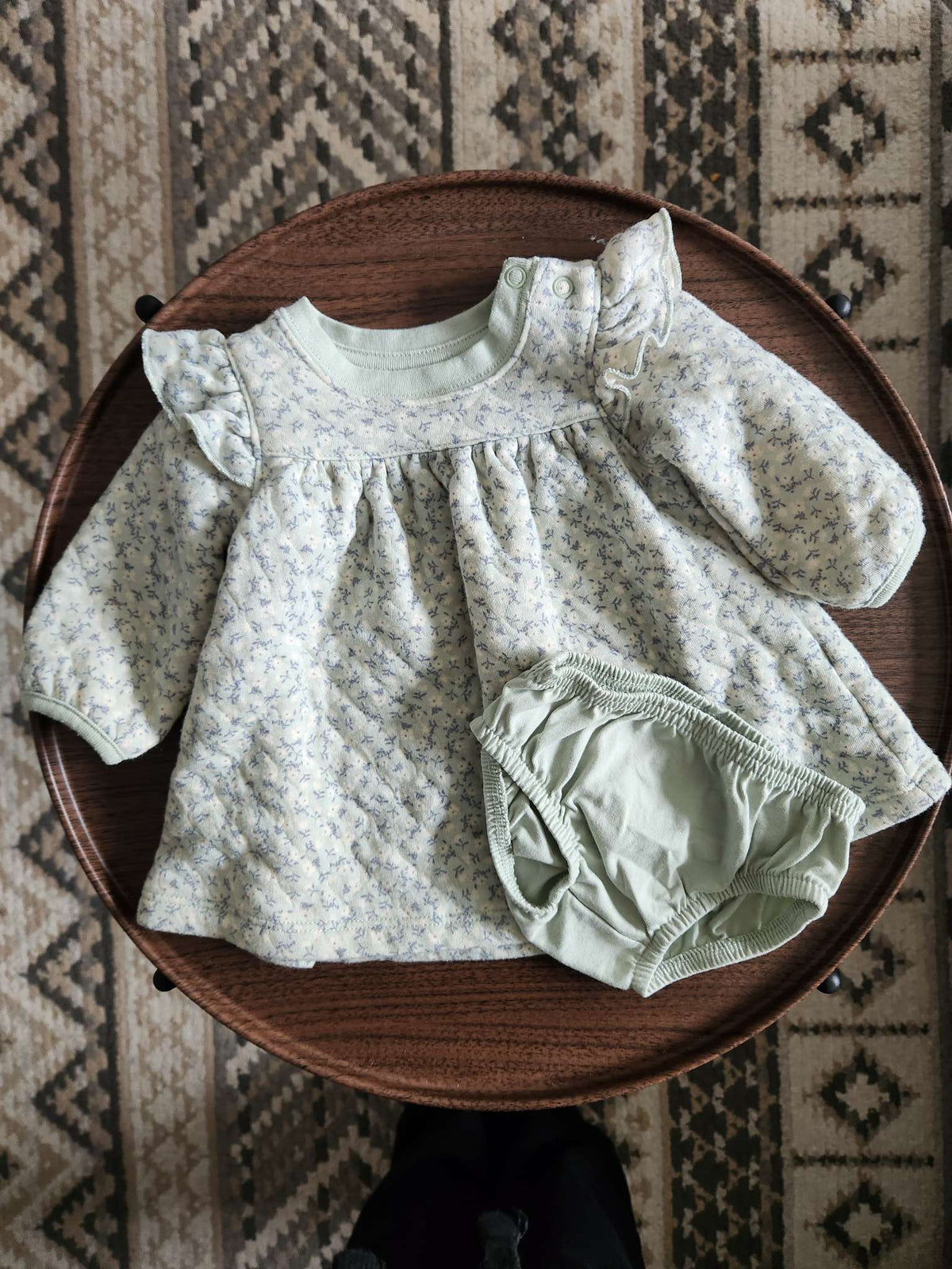 Carter's Green Floral Sweater Dress and Bloomers 0-3m, Kids 3 Month (0-3M)