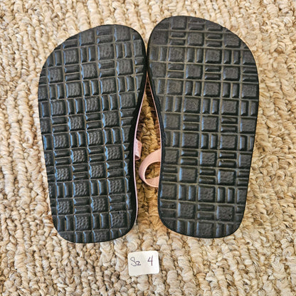 flip-flops size 4, Shoes 4 (Baby: 0-12 mth)