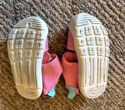 Girls sandal size 5, Shoes 5 (Walkers:12-24 mth)