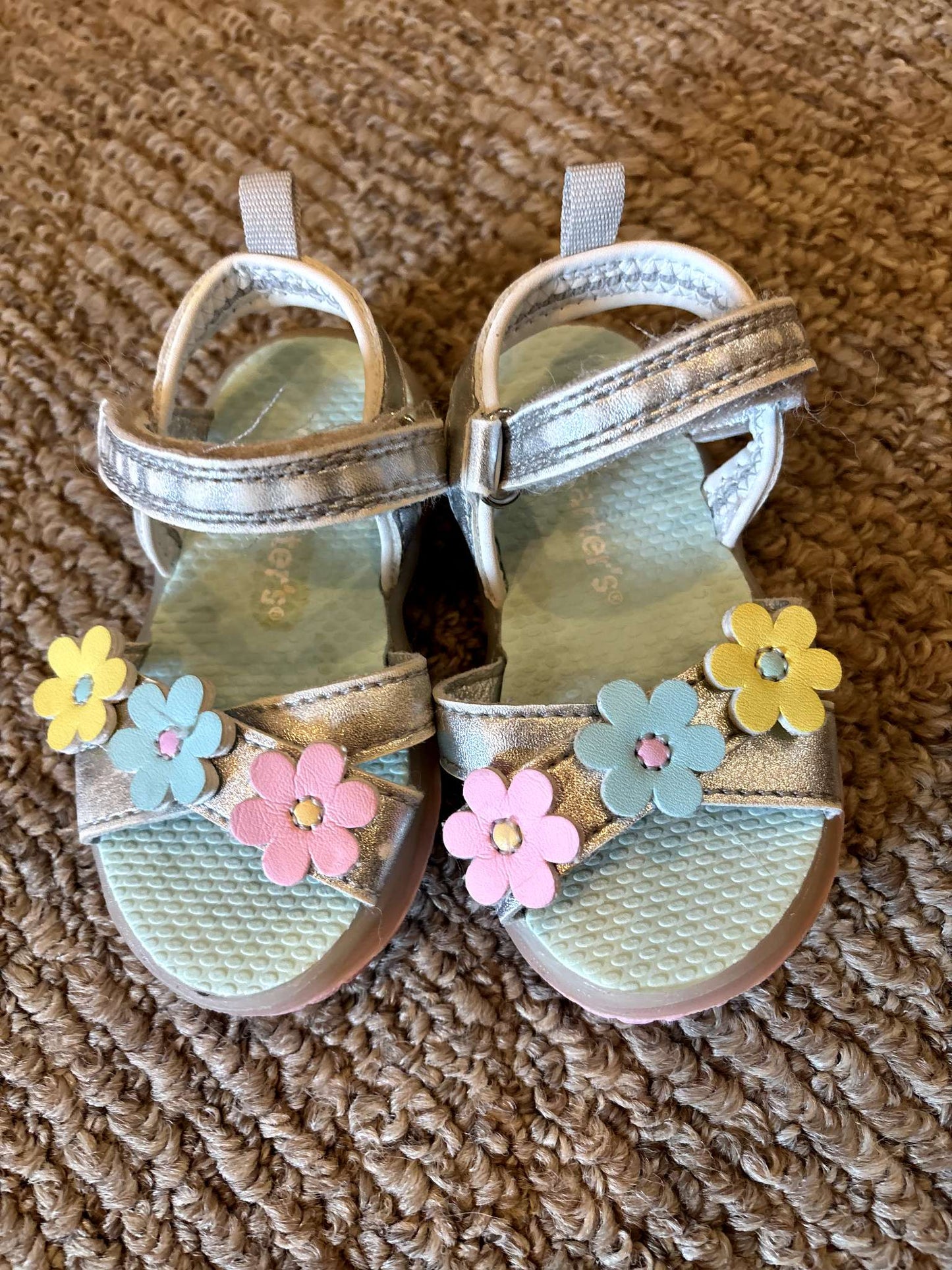 Carters Girls sandals size 5, Shoes 5 (Walkers:12-24 mth)