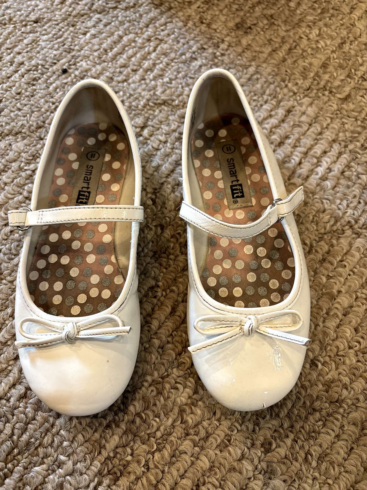 White girls dress shoes size 11, Shoes 11 (Toddler:2-4yr)