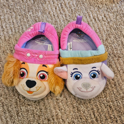 Paw patrol slippers size 7/8, Shoes 7.5 (Toddler:2-4yr)