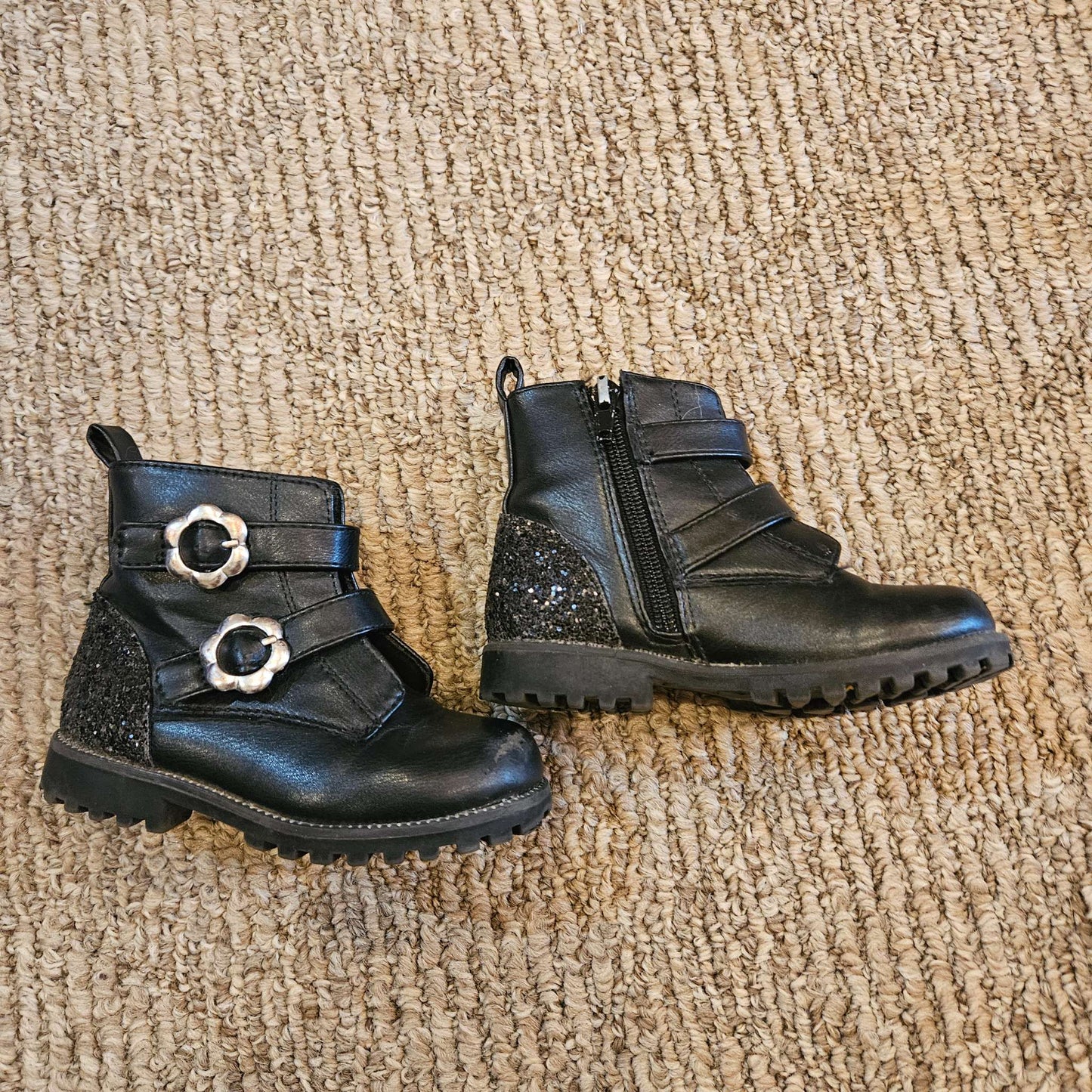 Girls sparkly boots size 8, Shoes 8 (Toddler:2-4yr)