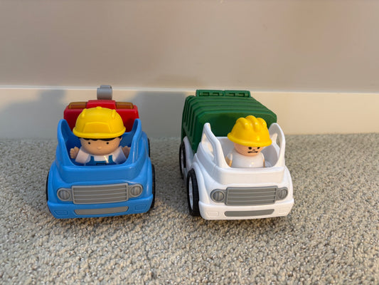 Little vehicles garbage truck and tow truck