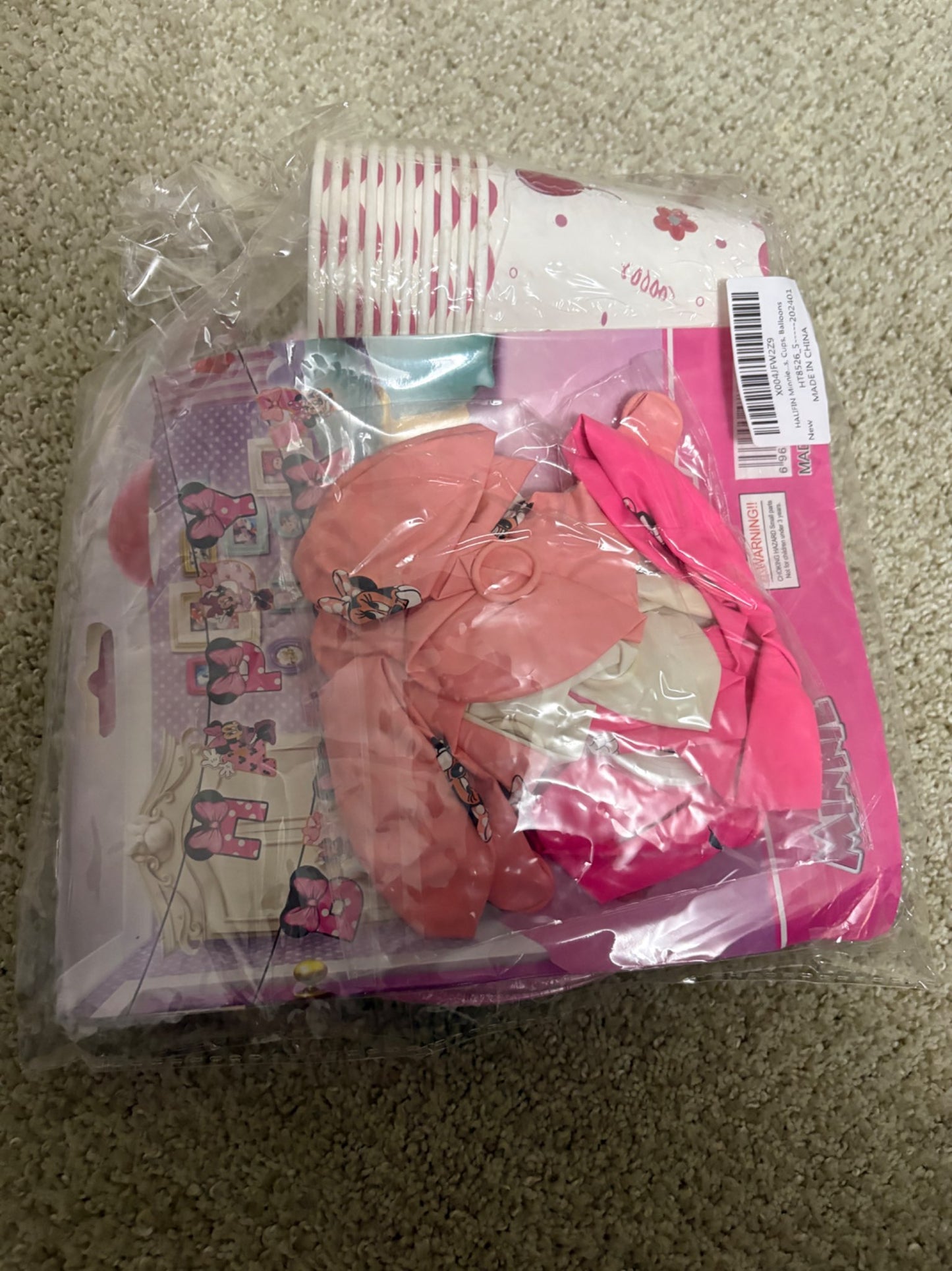 Minnie birthday party decorations unopened
