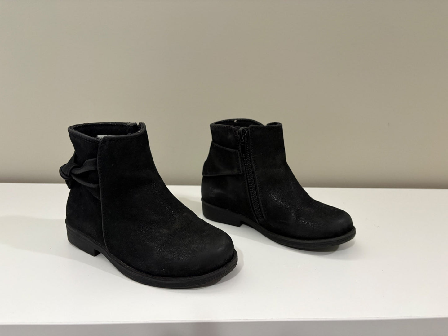 Cute black dress booties size 8, Shoes 8 (Toddler:2-4yr)