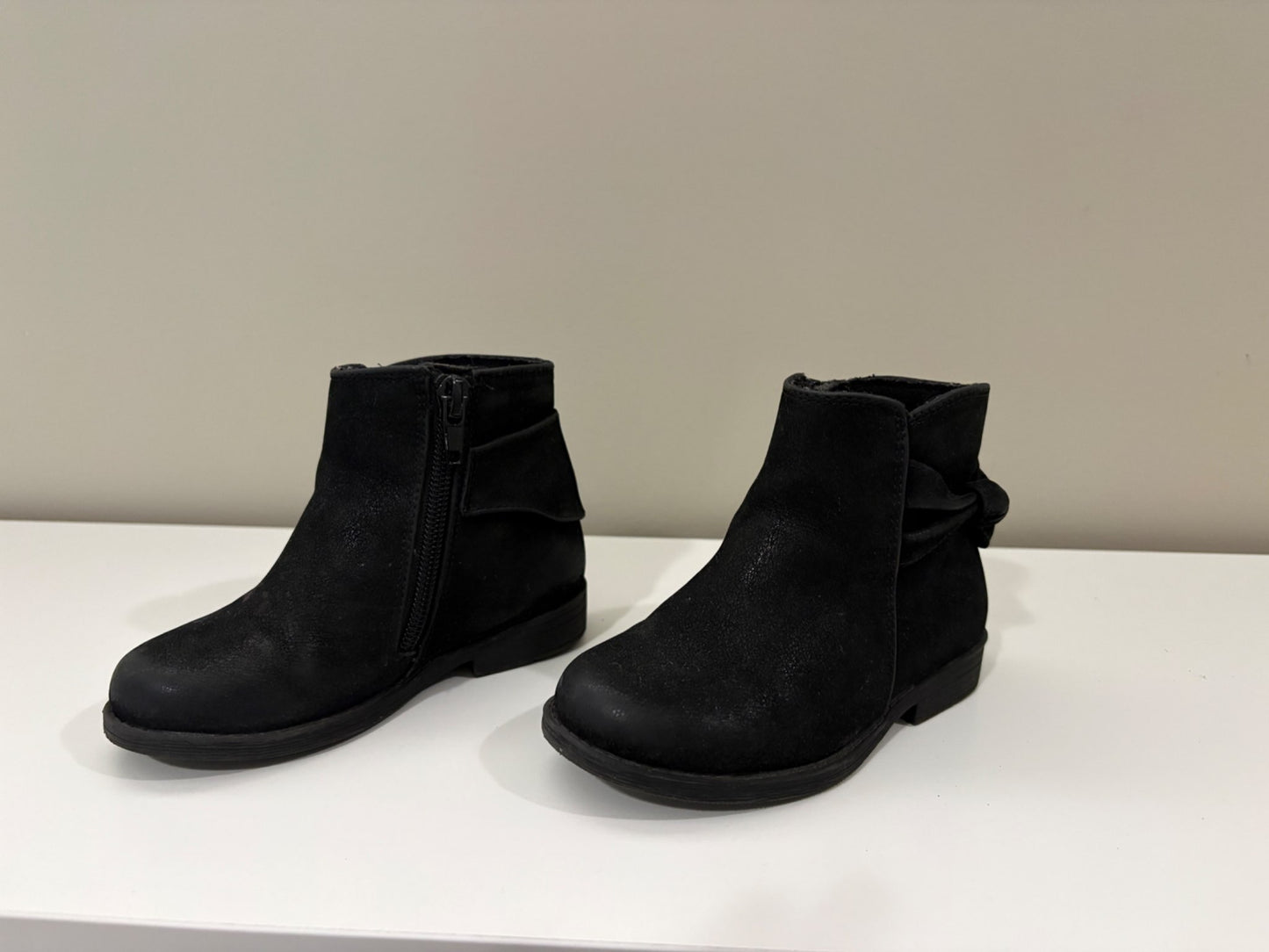 Cute black dress booties size 8, Shoes 8 (Toddler:2-4yr)