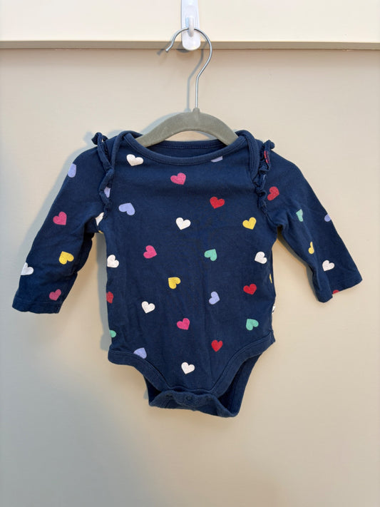 Baby gap heart long sleeve onesie 3-6 months, Kids 6 Month (3-6M)